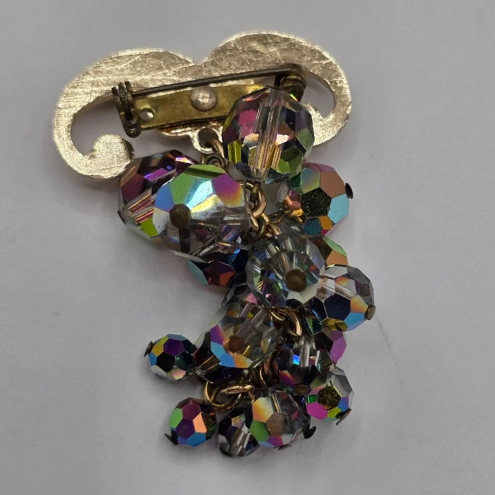 Vintage Grape Cluster Brooch Pin Gold Tone Iridescent Crystal Dangle Chandelier‎
